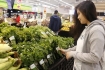 Các siêu thị nhập cuộc 'cơn lốc' gói thực phẩm bằng lá chuối