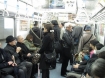 Đừng bao giờ nhường ghế cho người già trên tàu điện ngầm ở Nhật nếu không muốn bị xem là vô lễ và thiếu tôn trọng